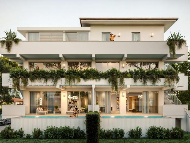 Trilocale con terrazzo, Massa marina di