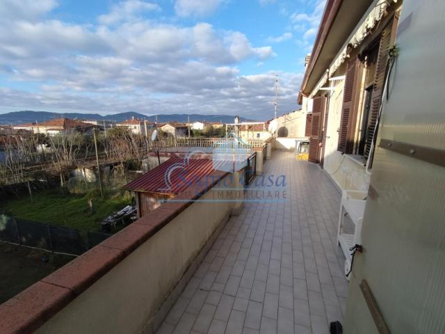 Trilocale con terrazzo, Ortonovo dogana