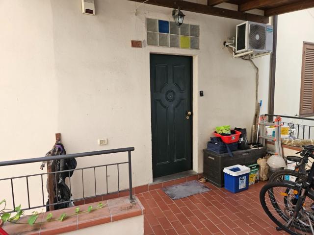 Trilocale con terrazzo a Livorno