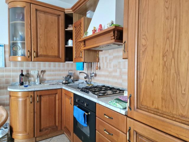 Trilocale con terrazzo a Massa