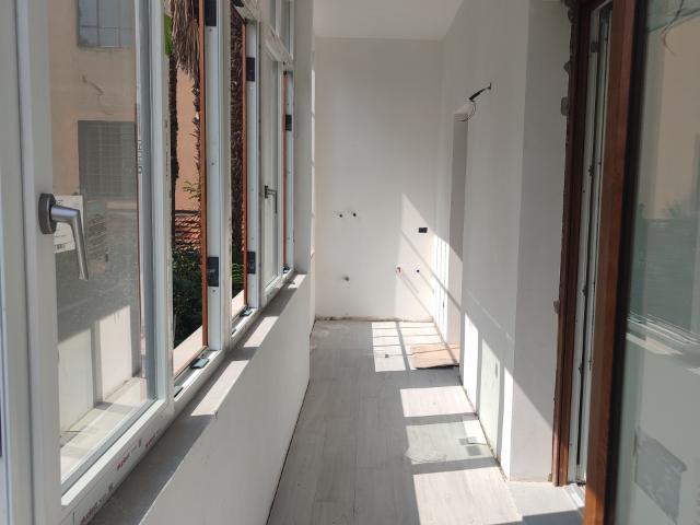 Trilocale con terrazzo a Signa