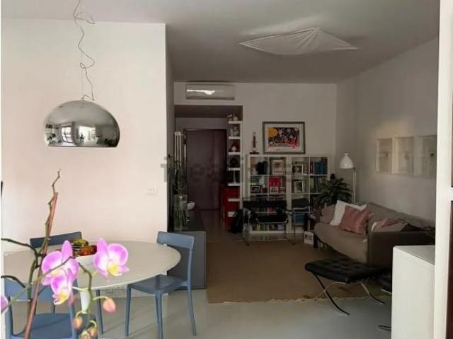 Trilocale con terrazzo, Carrara marina di