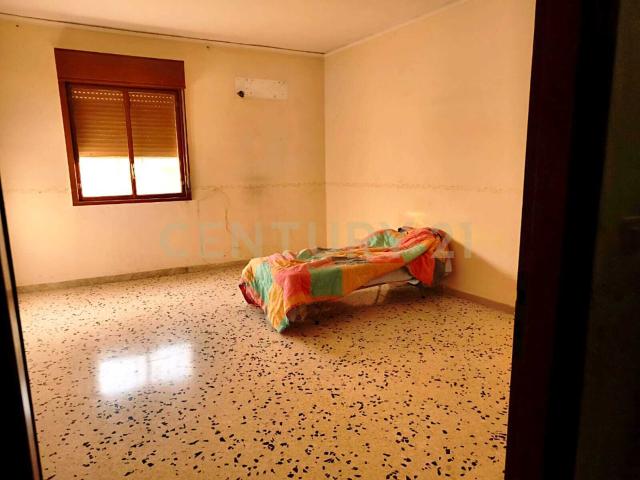 Trilocale con terrazzo in via scillato 34, Palermo