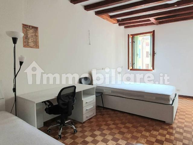 Trilocale Contra' Pedemuro San Biagio 12, Centro Storico, Vicenza