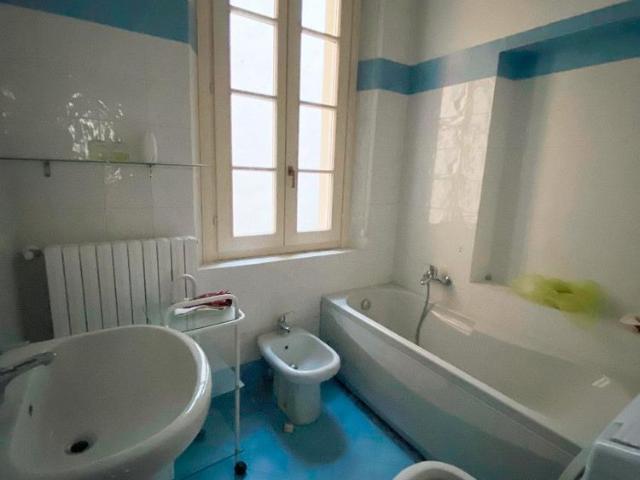 TRILOCALE CENTRALISSIMO in ELEGANTE PALAZZO