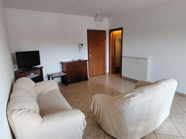 Trilocale arredato con posto auto
