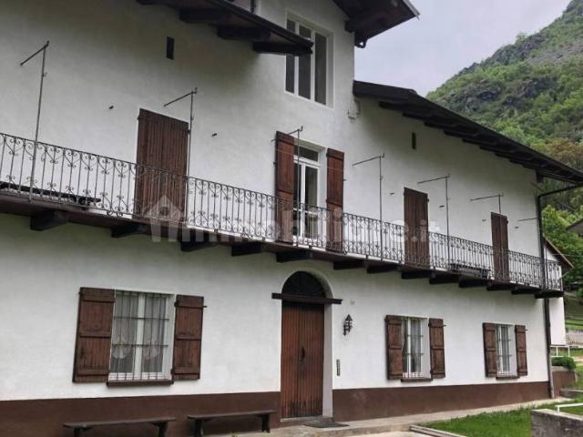 Trilocale Borgo Villa 67, Centro, Acceglio