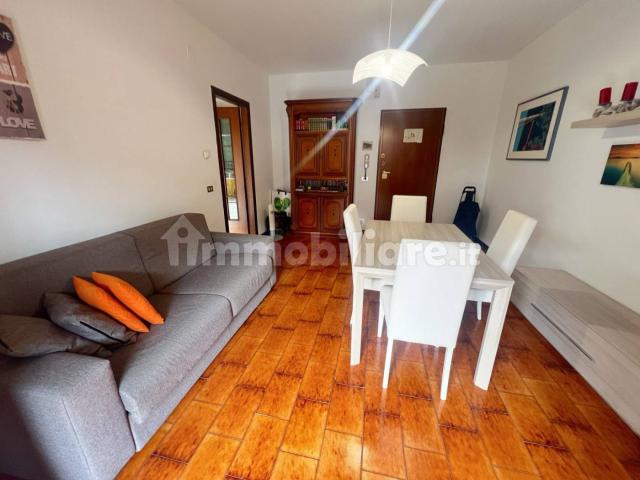 Trilocale buono stato, secondo piano, San Terenzo, Lerici