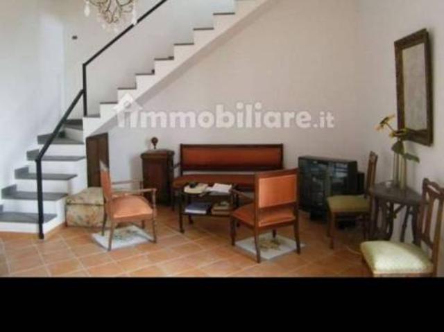 Trilocale buono stato, sesto piano, Centro Storico, Napoli