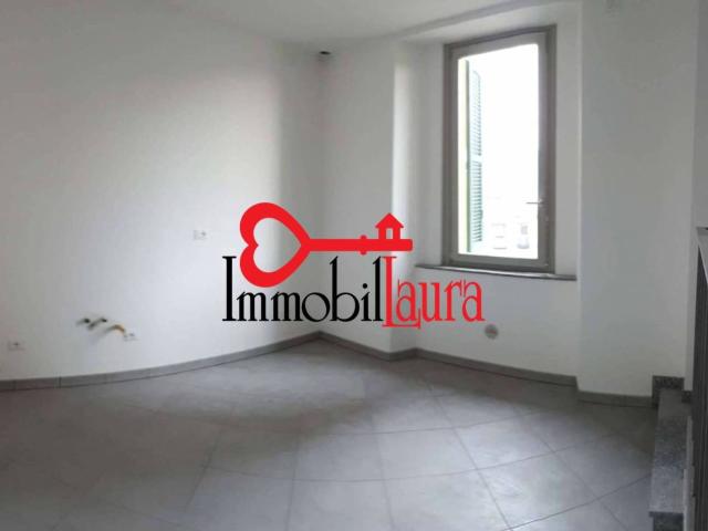 Trilocale buono stato, su più livelli, Centro, Arcisate
