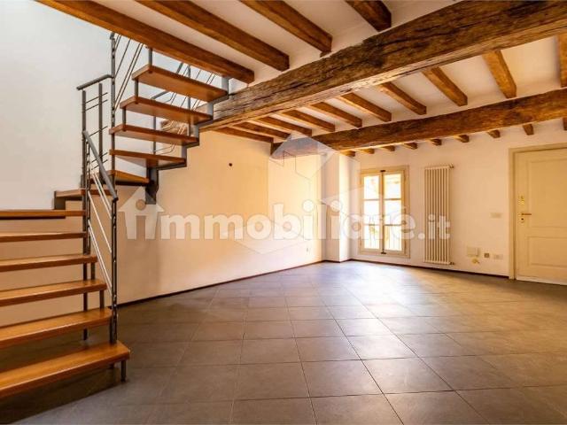 Trilocale buono stato, su più livelli, Centro Storico, Reggio Emilia
