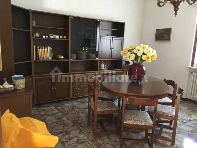 Trilocale buono stato, piano rialzato, Centro, Besozzo