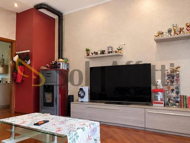 Trilocale buono stato, piano rialzato, Borgo Vittoria, Torino