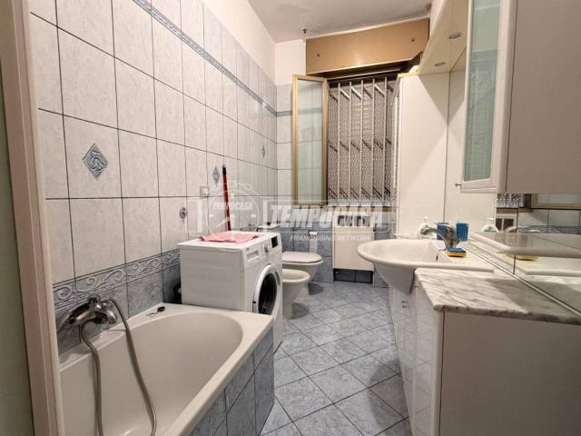 Trilocale buono stato, piano rialzato, San Donato, Bologna