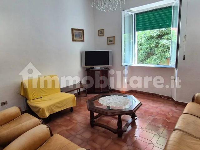 Trilocale buono stato, piano terra, Centro, Piombino