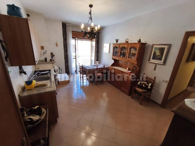Trilocale buono stato, primo piano, Centro, Pizzoli