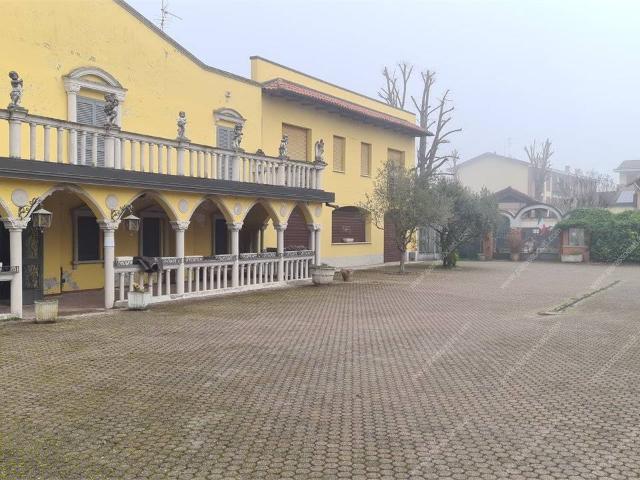 Trilocale buono stato, primo piano, Centro, Vernate
