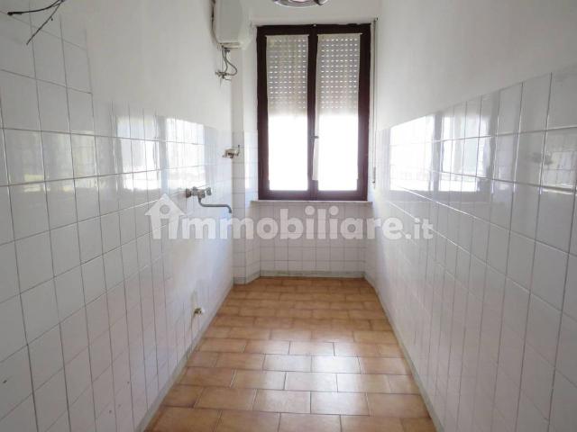 Trilocale buono stato, primo piano, Piazza Roma Borgo Cappuccini, Livorno