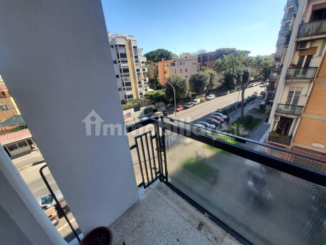 Trilocale buono stato, terzo piano, Monteverde Nuovo, Roma