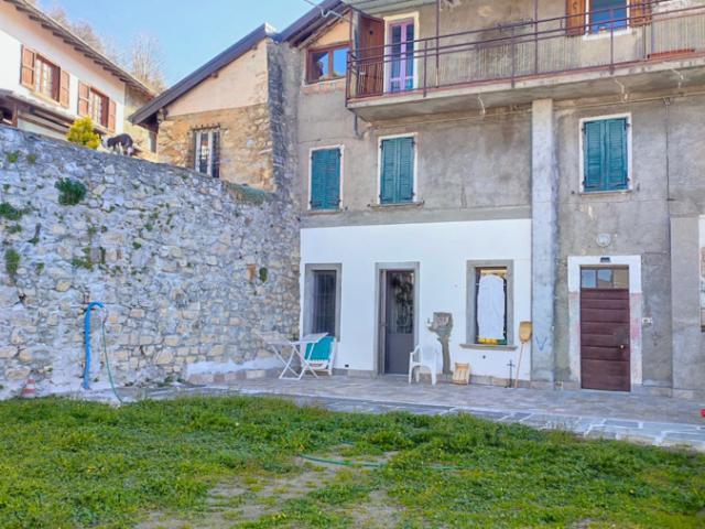 Trilocale da ristrutturare a Blessagno