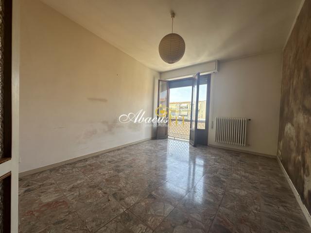 Trilocale da ristrutturare in via rattazzi, Firenze