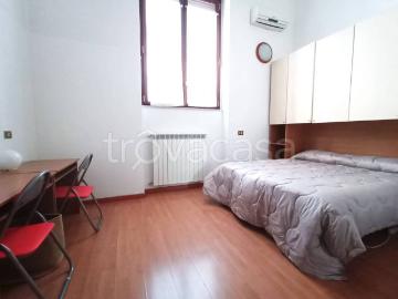 Trilocale in affitto a Milano via Carlo Torre, Navigli Darsena