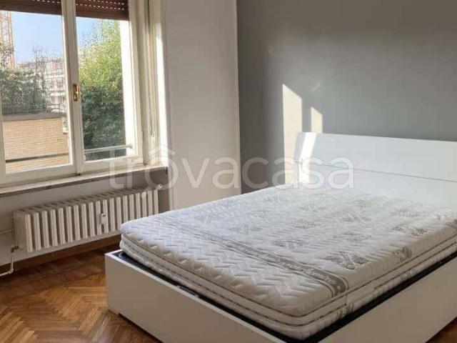 Trilocale in affitto a Milano via Crocefisso, Carrobbio