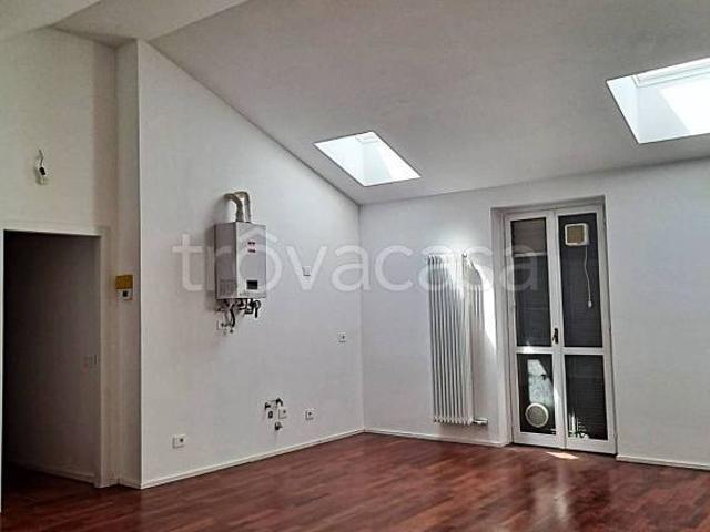 Trilocale in affitto a Milano via Giuseppe Ripamonti, 1, Porta Romana Medaglie d'Oro