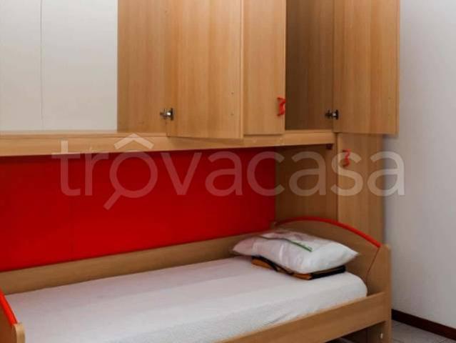 Trilocale in affitto a Milano via Giovanni Ameglio, Quarto Oggiaro
