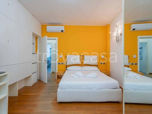 Trilocale in affitto a Milano via Lodovico Muratori, Porta Romana Medaglie d'Oro