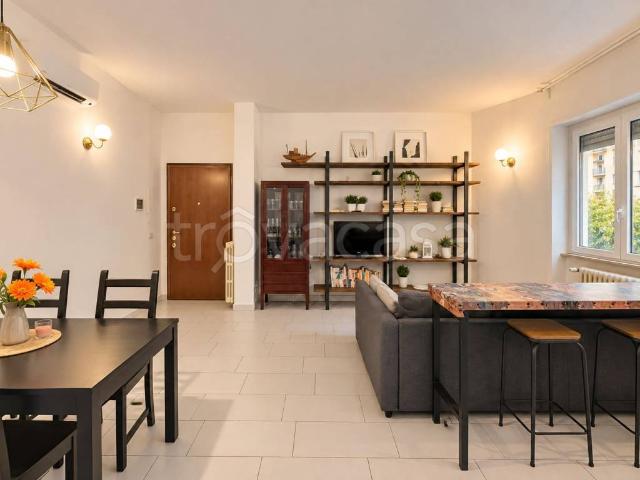 Trilocale in affitto a Milano via Losanna, 36, Cenisio