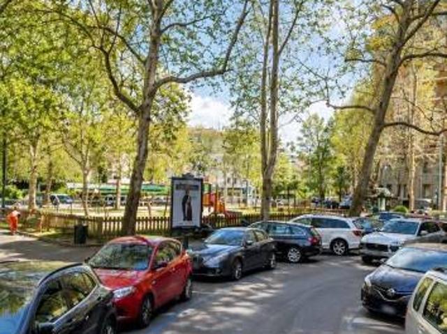 Trilocale in affitto a Milano via Luigi Frapolli, 40, Argonne Corsica