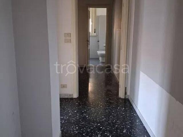 Trilocale in affitto a Milano via Melchiorre Gioia, 63, Isola