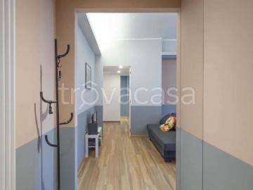 Trilocale in affitto a Milano via Val di Sole, Vigentino Fatima