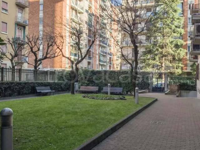 Trilocale in affitto a Milano viale Fulvio Testi, Prato Centenaro