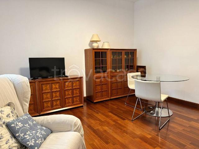 Trilocale in affitto a Milano, Zara