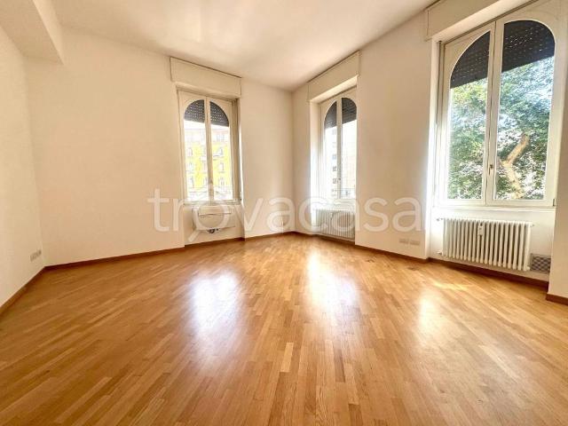Trilocale in affitto a Milano, Corso Genova