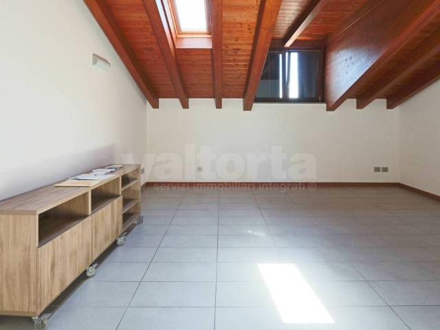 Trilocale in affitto a Monza via Isonzo, 7, Buonarroti