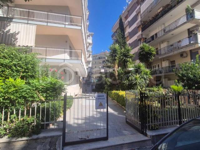 Trilocale in affitto a Napoli via Pietro Castellino, Arenella