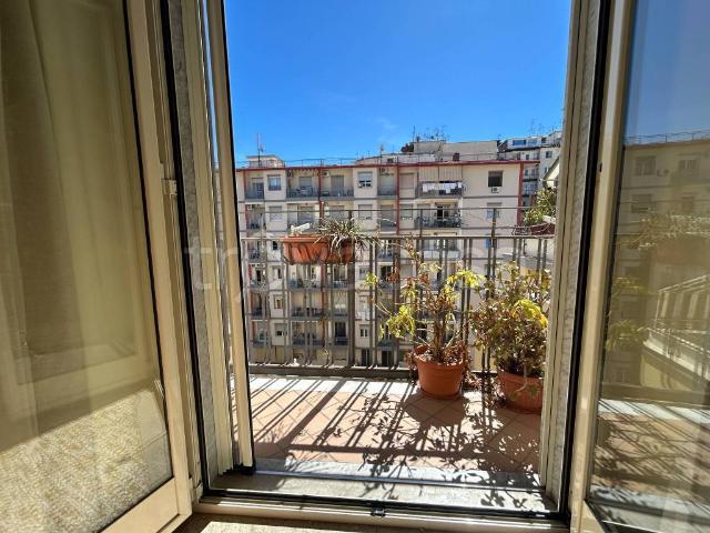 Trilocale in affitto a Napoli, Stella Materdei
