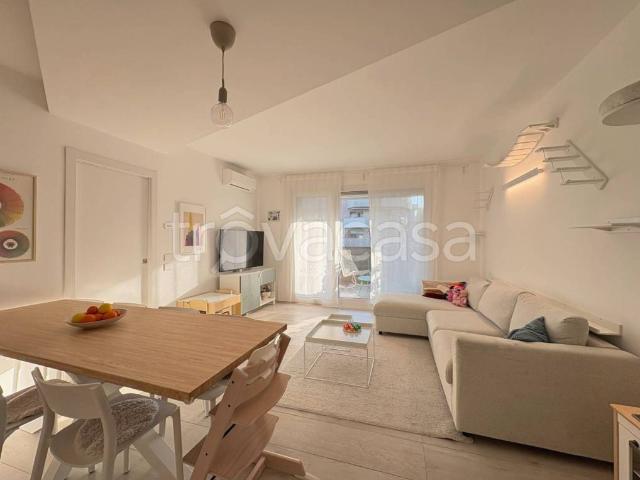 Trilocale in affitto a Bergamo, Borgo Palazzo