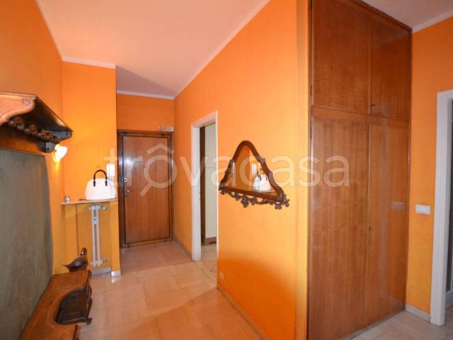 Trilocale in affitto a Biella via Bolzano, 4