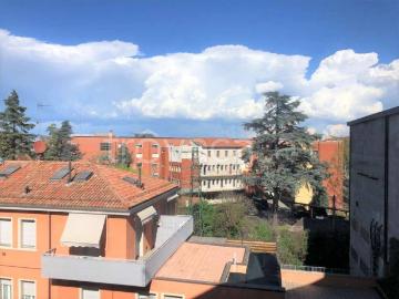 Trilocale in affitto a Bologna via Amedeo Parmeggiani, Saffi