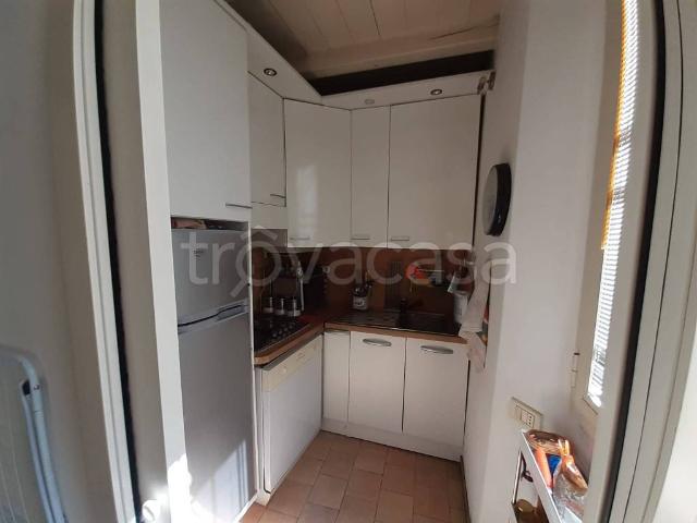 Trilocale in affitto a Bologna via Barberia, Saragozza dentro le Mura