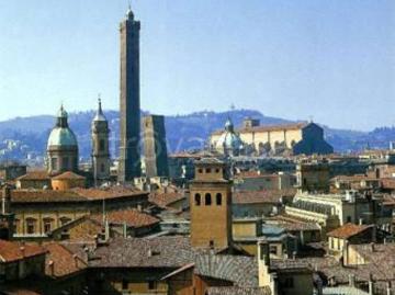 Trilocale in affitto a Bologna via de' Musei, Centro Storico