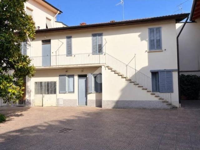 Trilocale in affitto a Brugherio via Dante