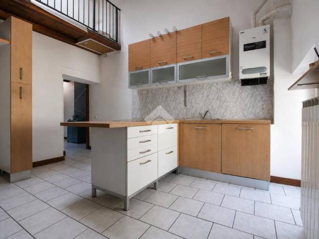 Trilocale in affitto a Camoneone corso Italia, 20