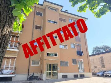 Trilocale in affitto a Carate Brianza via Solferino, 13