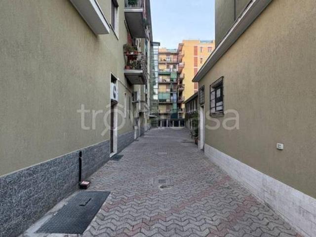 Trilocale in affitto a Cologno Monzese via Quattro Strade, 18/a