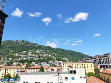 Trilocale in affitto a Como, Borghi